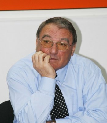 La Costineşti, discoteca urlă, primarul n-aude